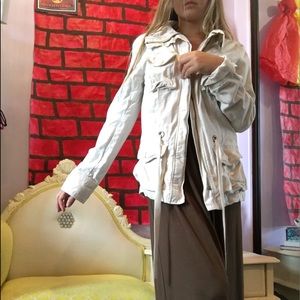 White Jean Jacket💚