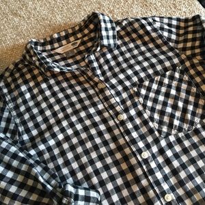 🖤Black and white plaid button down top🖤