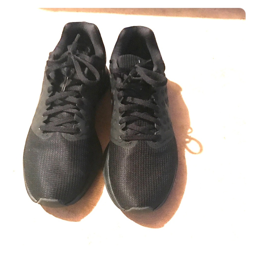 BRAND NEW Nike Downshifter 7