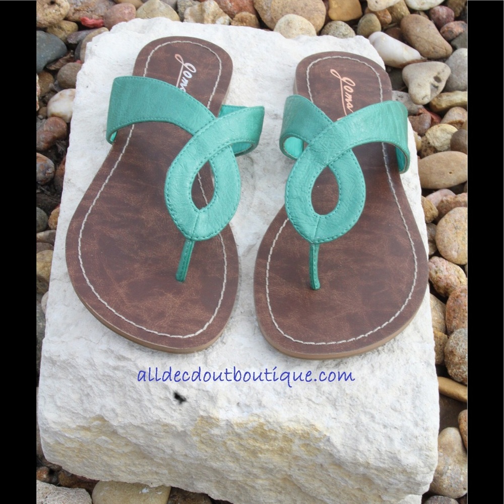 Gomax Green Keyhole Flip Flop Sandals