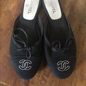 ✨CHANEL Flats✨