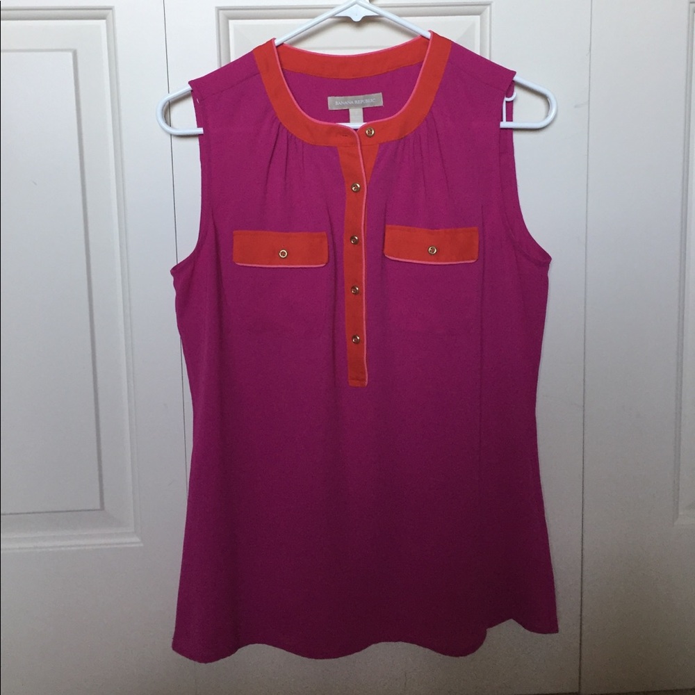 BANANA REPUBLIC SLEEVELESS BLOUSE