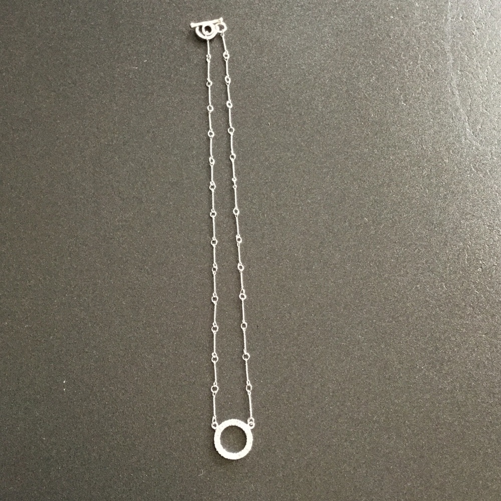 Necklace circle with toggle clasp and crystals