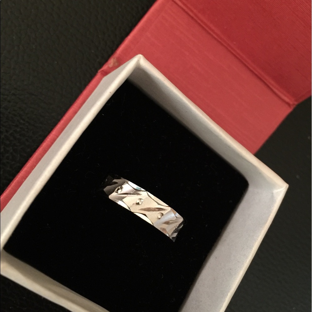 New men's size ring silver s925