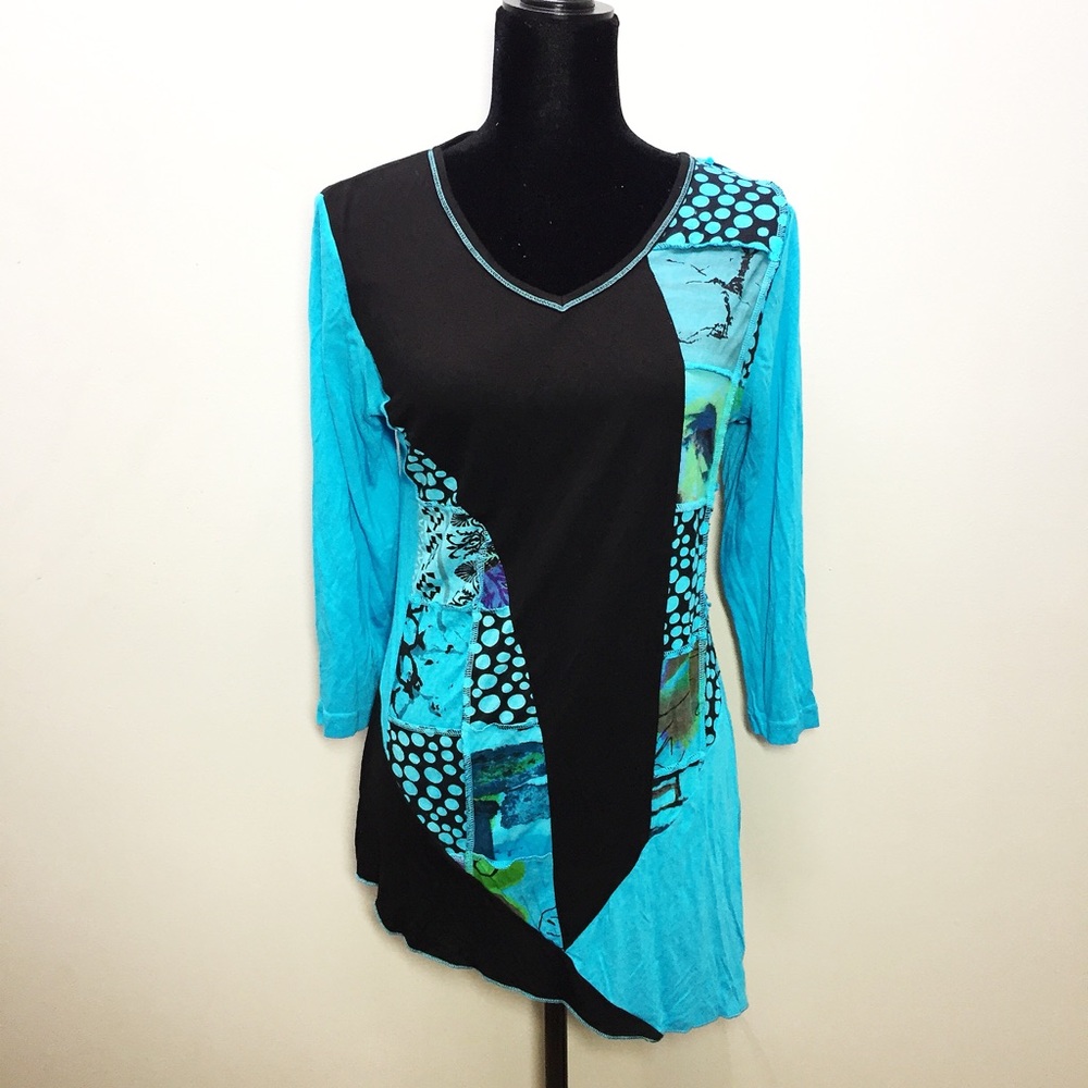 NEW aqua blue abstract 3/4 length sleeve top