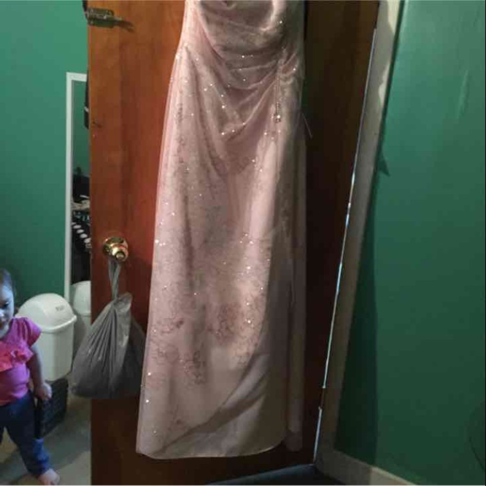 Dress - Picture 2 of 4