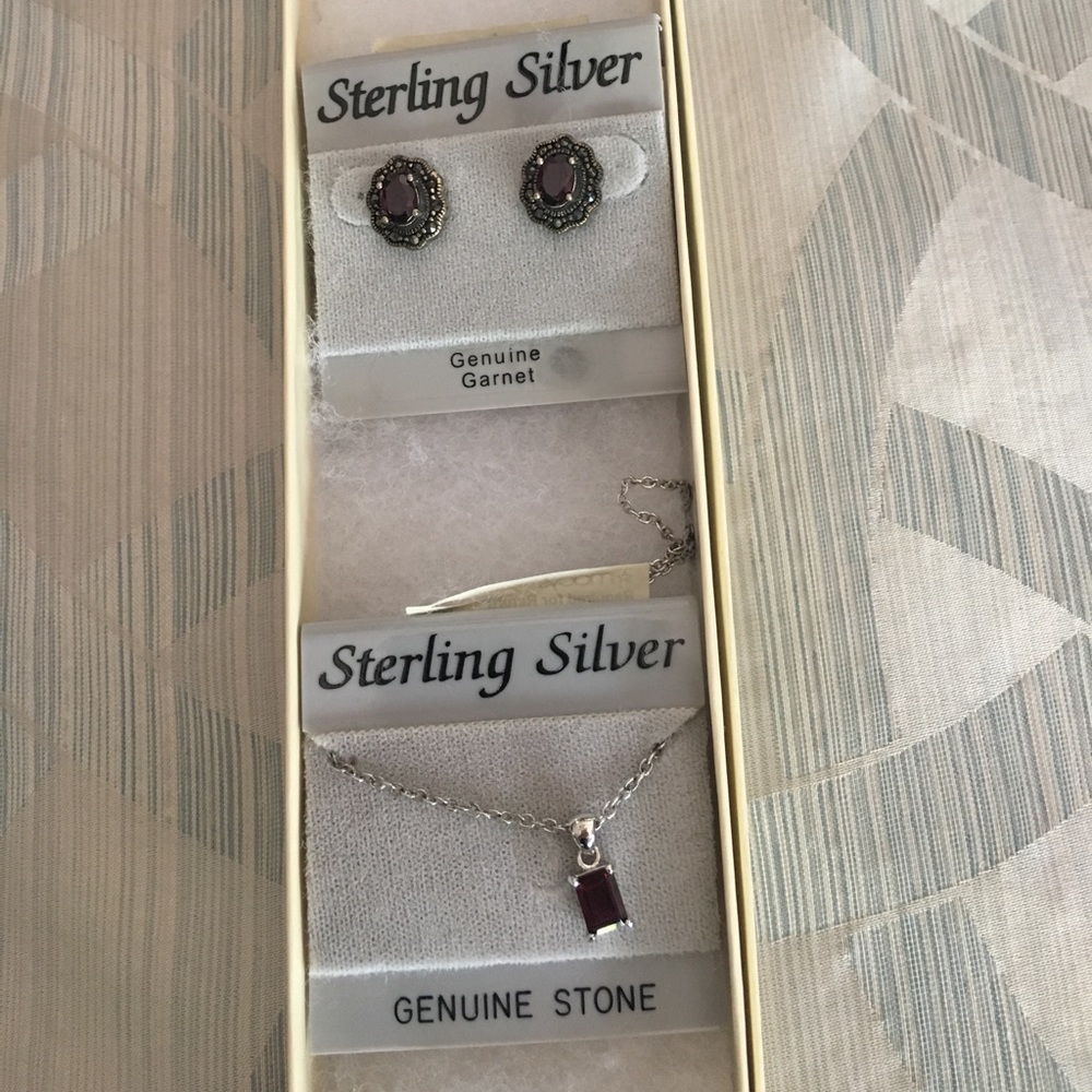 Earrings and necklace set