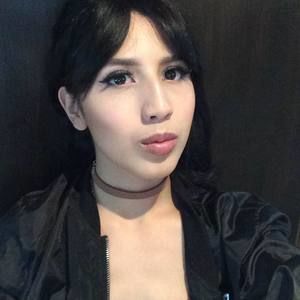 Meet your Posher, Daniela