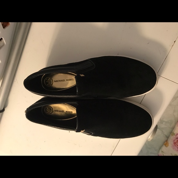 Sold!!! Michael Kors Shoe - Picture 2 of 4