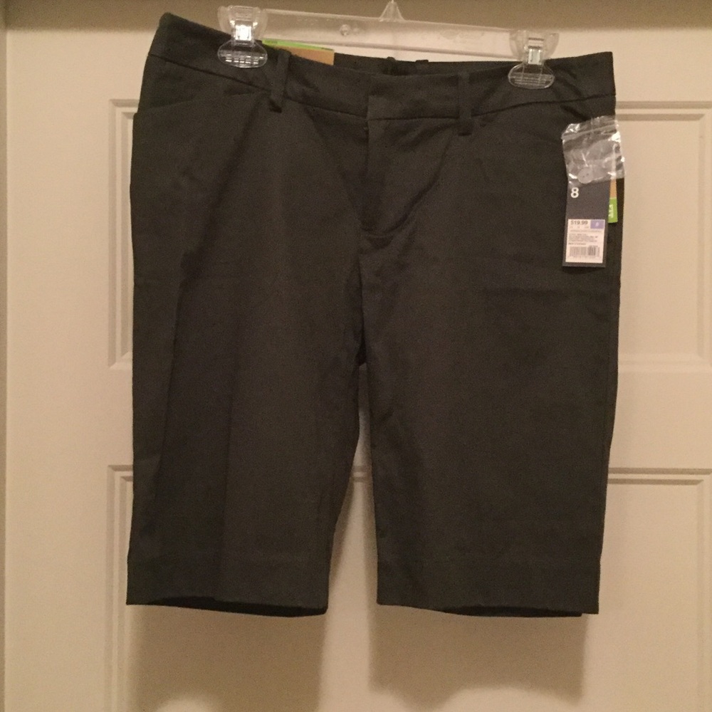 NWT dark green Bermuda shorts by Mossimo. Size 8