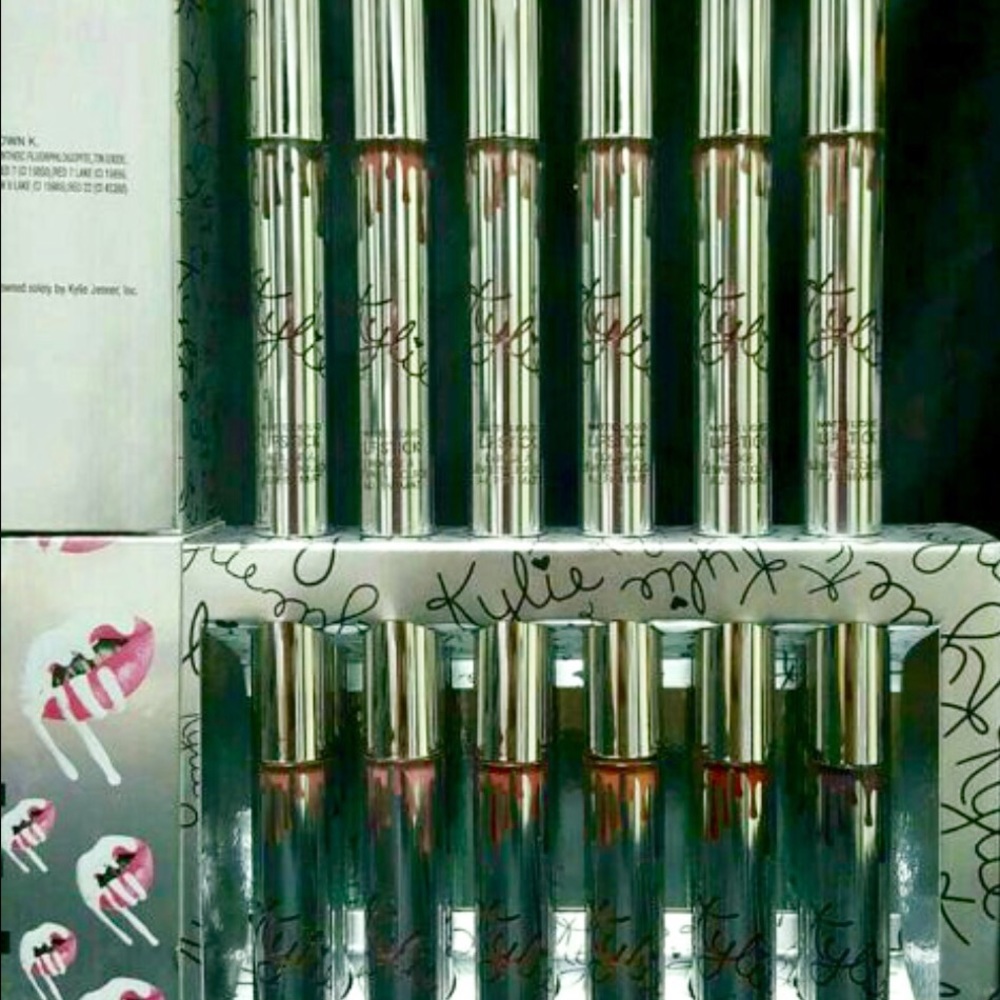 Kylie Holiday Edition 12pc(full)- WILL SEPARATE!