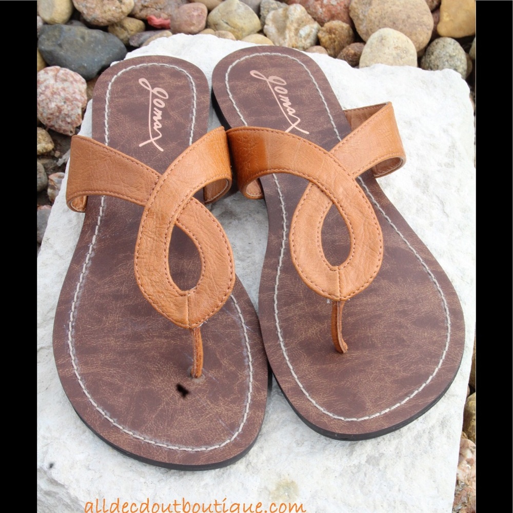 Gomax Brown Keyhole Flip Flop Sandals