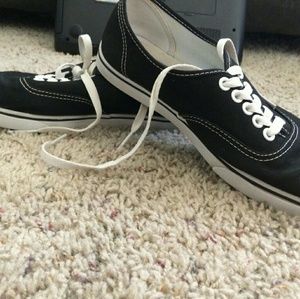 Vans sneakers. Mens size 6.0/Womens size 7.5