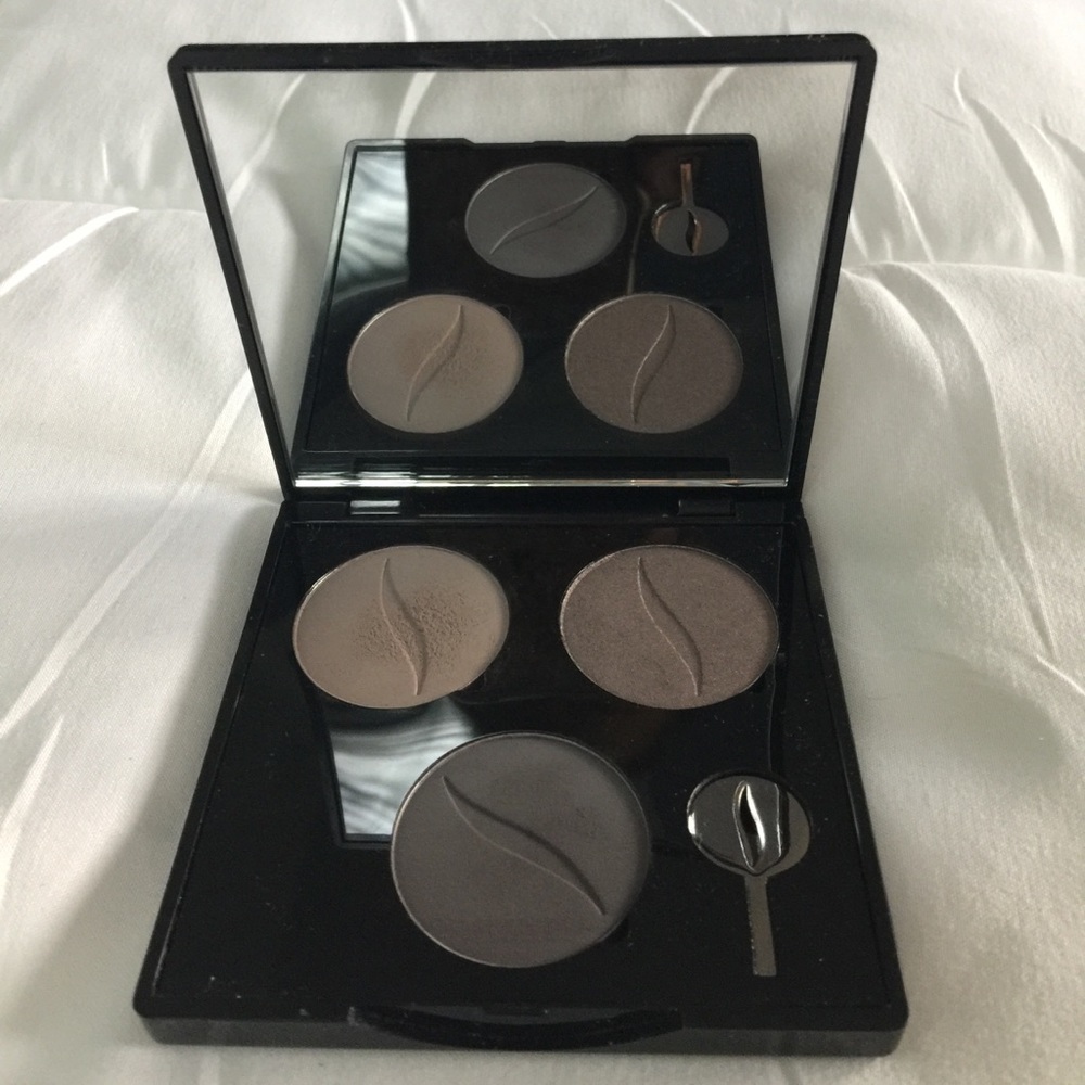 🌟Host Pick🌟Best in makeup 7/4/17