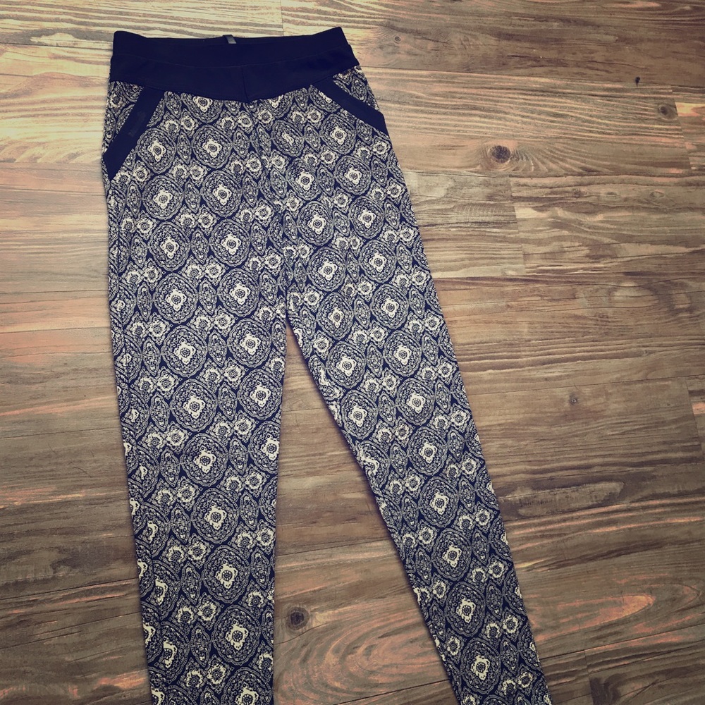 Patterned leggings