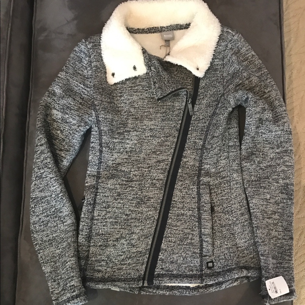 NWT Bench fleece lined sweater