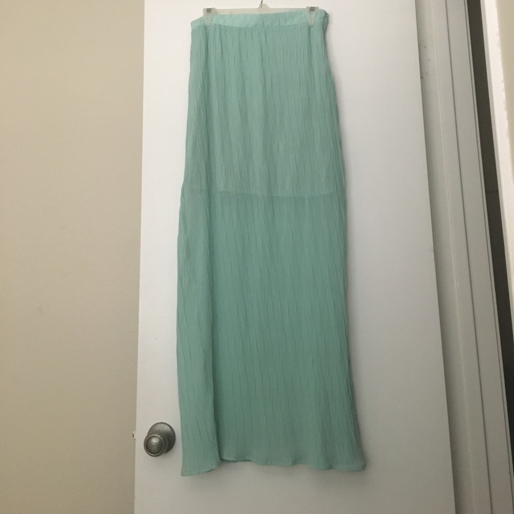 Forever 21 teal chiffon skirt