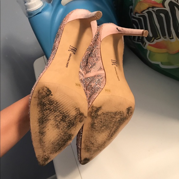 INC pump in size 8.5 - Picture 3 of 4