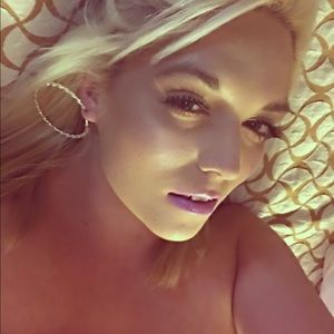 Meet your Posher, Alexandra