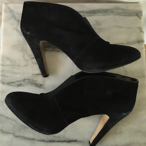 AdRieNne ViTtaDini suEde AnKle b00ties - Picture 6 of 11