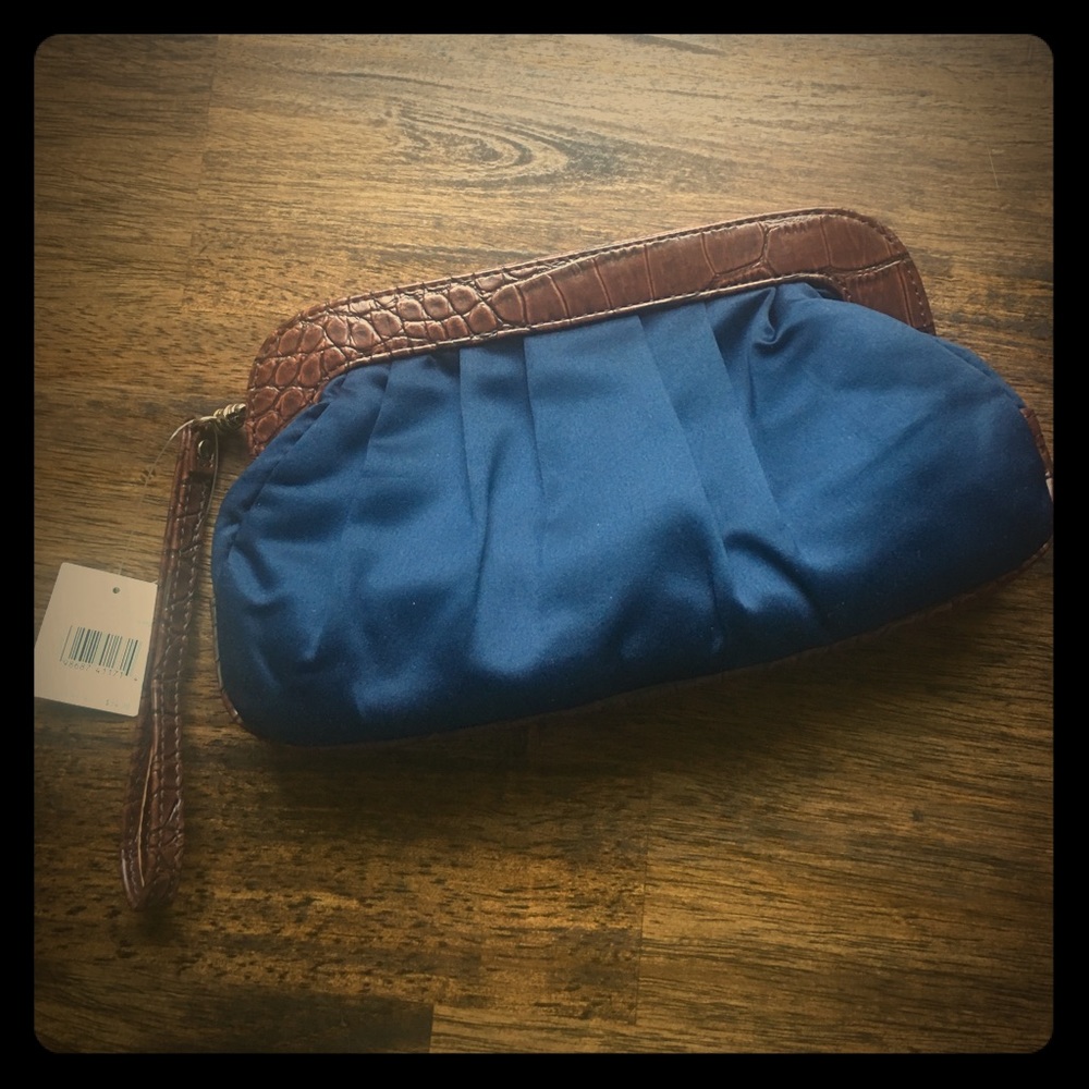 Liz Claiborne clutch/wristlet