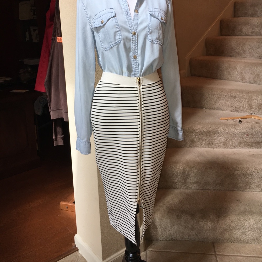 Striped pencil skirt
