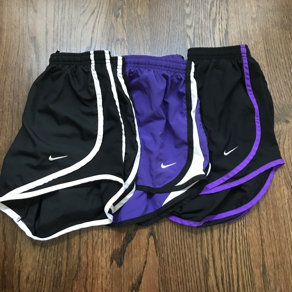 Nike shorts (only black available)