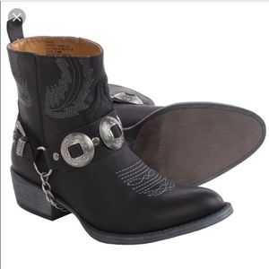 Matisse hoss short cowboy boot with chain