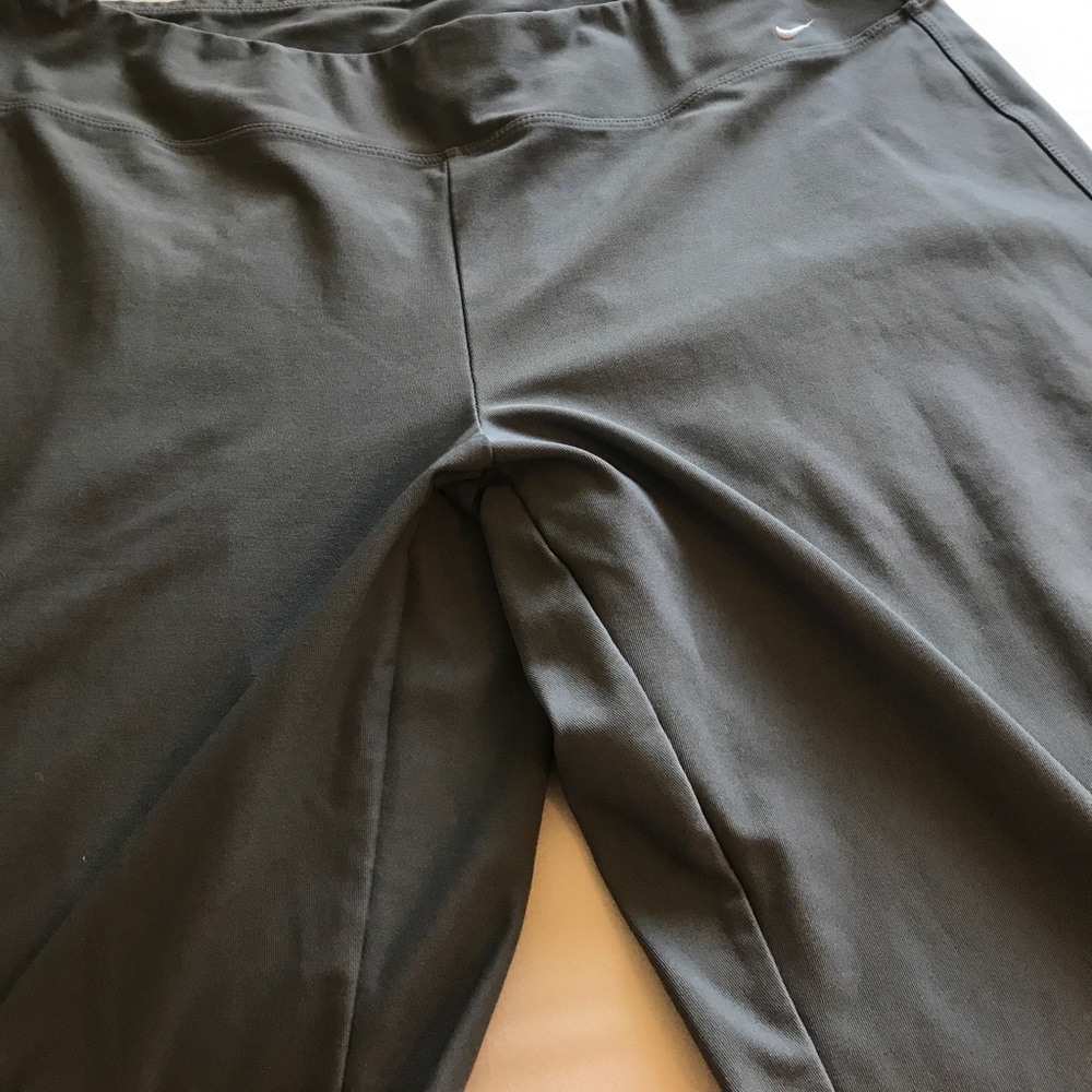 Nike long gray workout pants - Picture 2 of 4