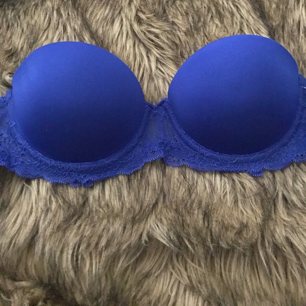 Strapless royal blue bra