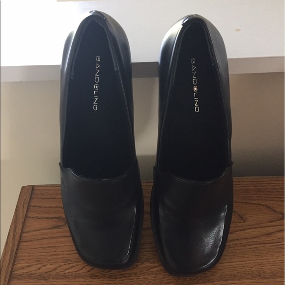 black shoes. - Picture 3 of 6