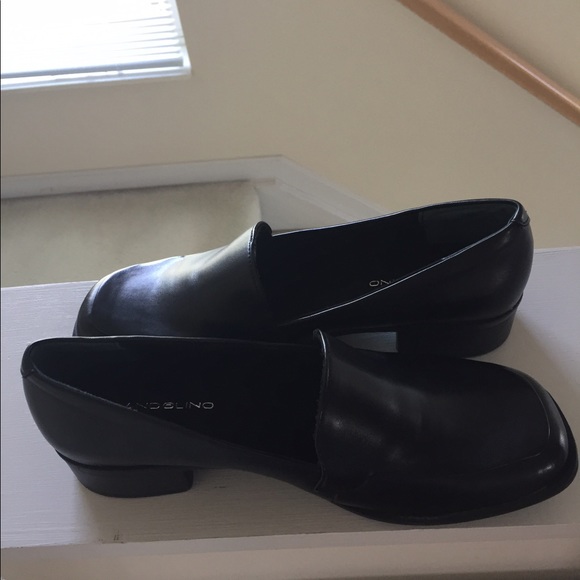 black shoes. - Picture 2 of 6