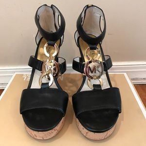 RARE MICHAEL KORS HYDEN LEATHER WEDGE SANDALS! 🖤