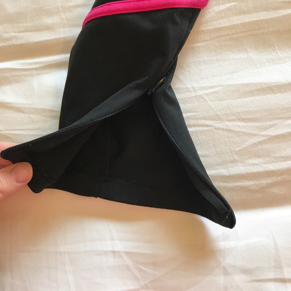Black and Pink Victoria's Secret Sport Leggings - Picture 4 of 5