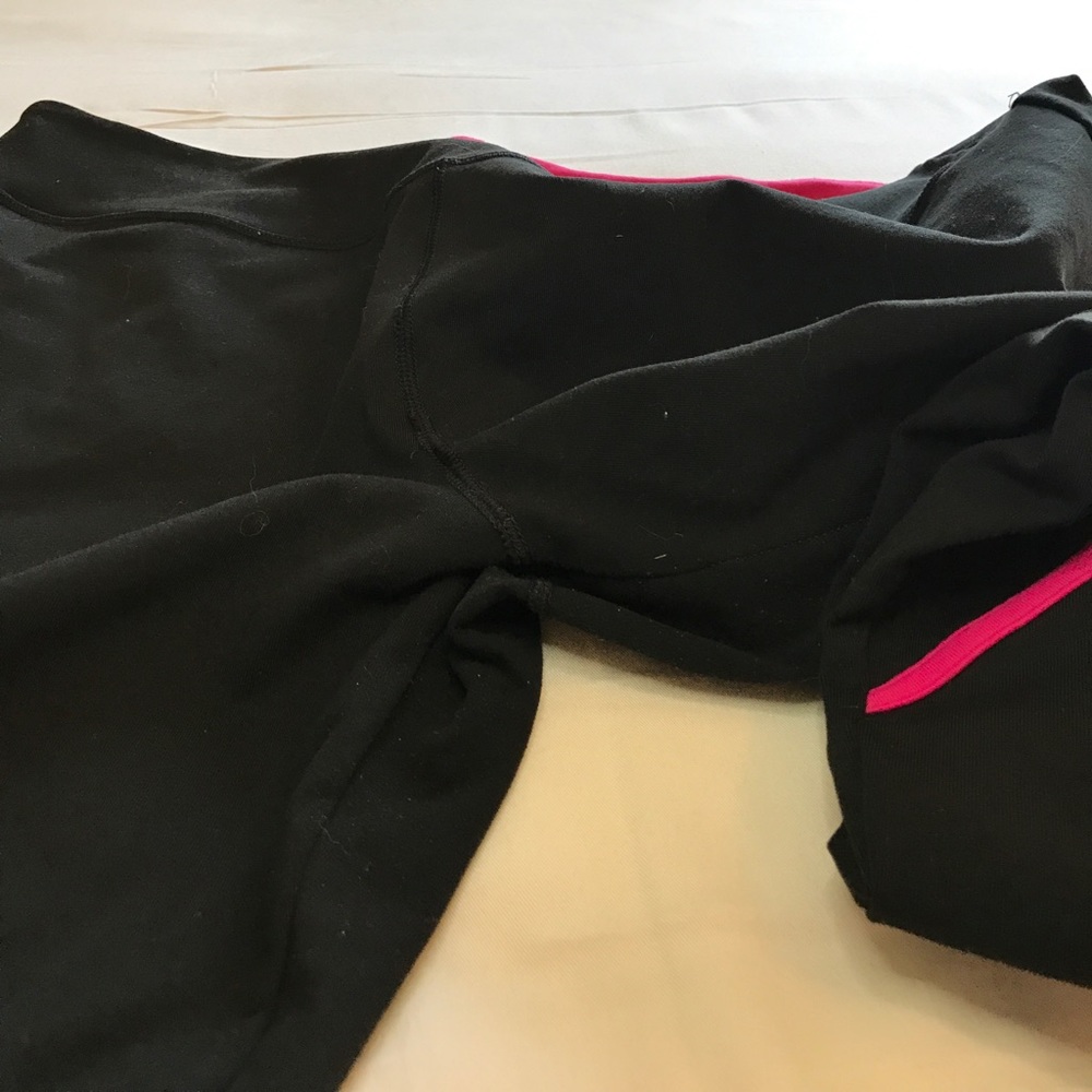 Black and Pink Victoria's Secret Sport Leggings - Picture 5 of 5
