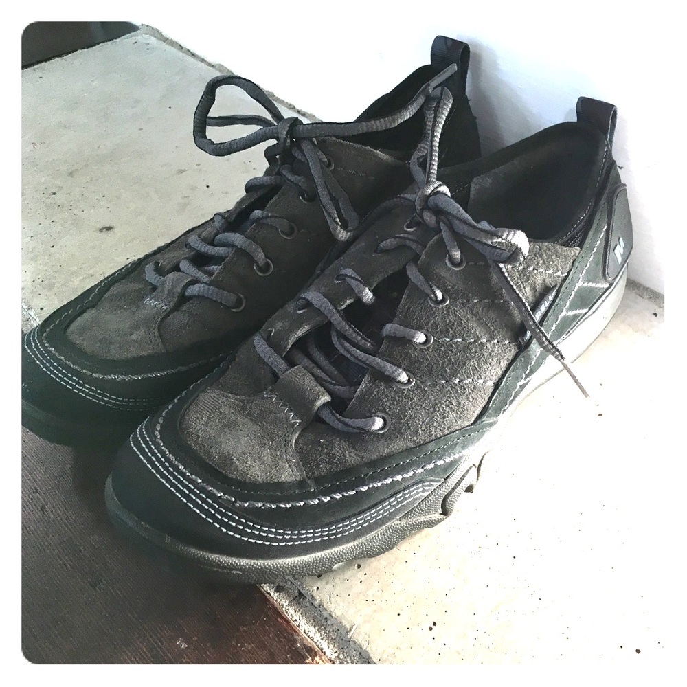 Merrell black sneakers