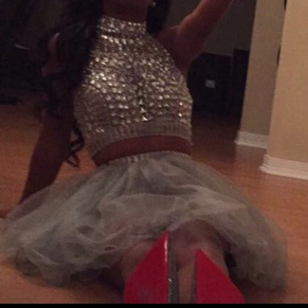 Meet your Posher, Nakia