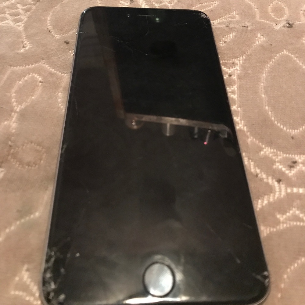 iPhone 6 Plus 16 gb cracked unlocked