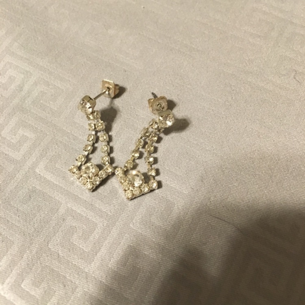 Dangle earrings