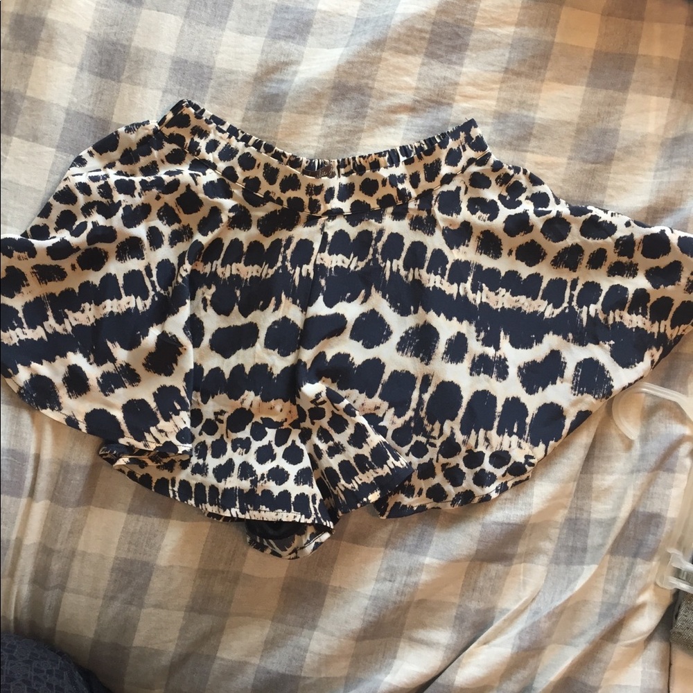 Charlie Jade Leopard Silk Swing Shorts Sz small