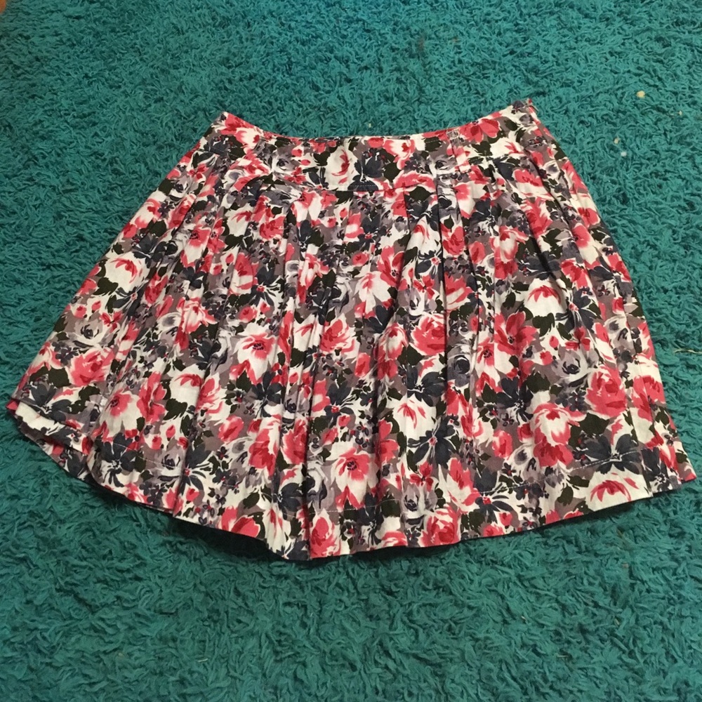 Floral mini skirt