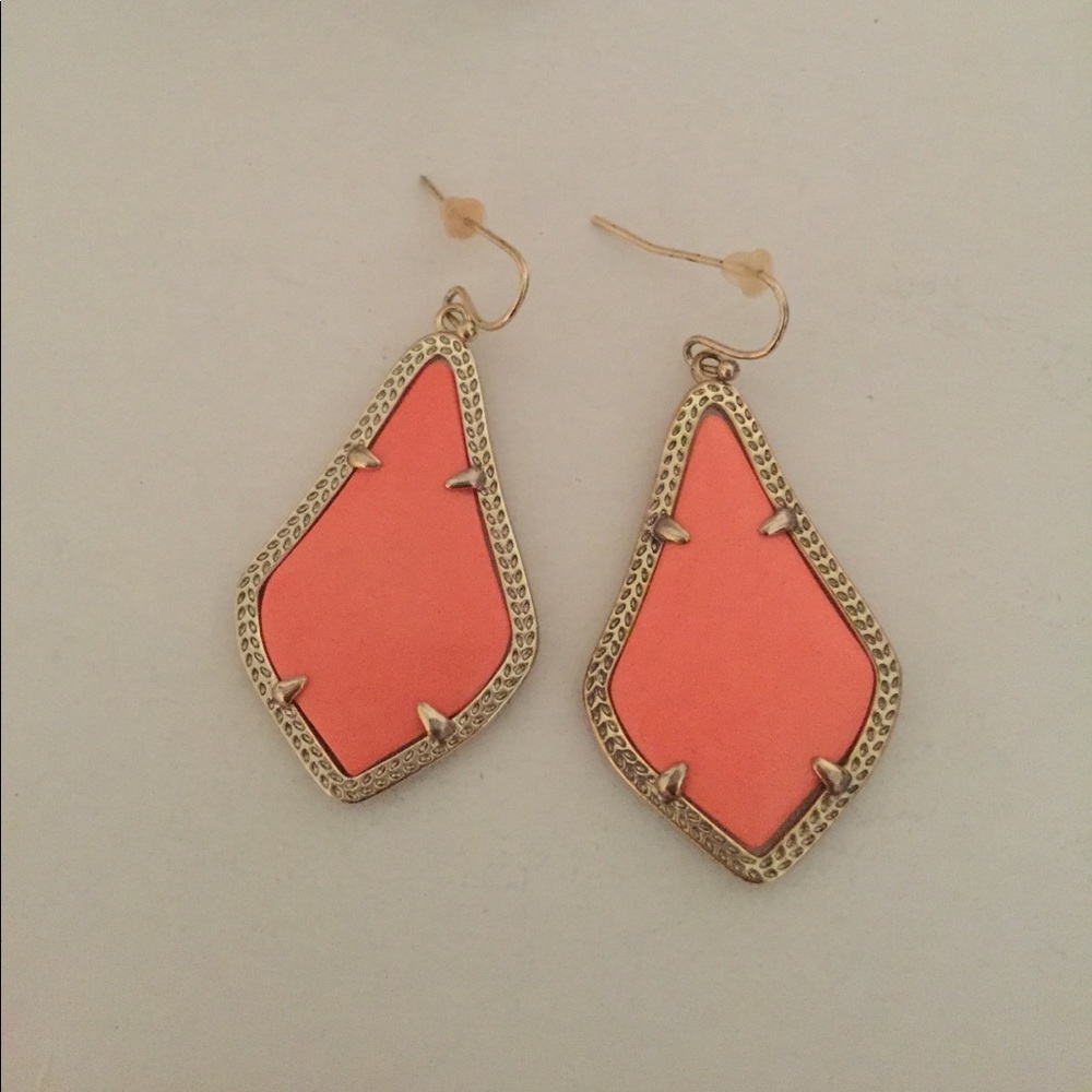 PRICE FIRM LIKE NEW Alex earrings in coral
