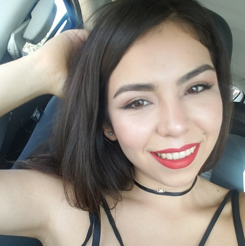 Meet your Posher, Daniela