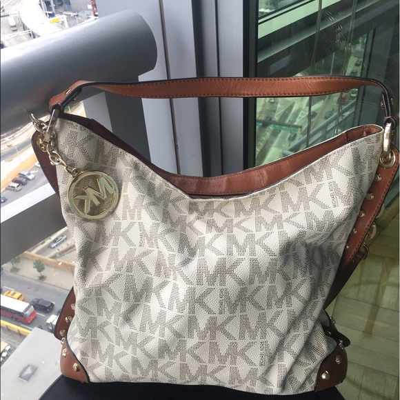 Michael Kors Handbags - Michael Kors Bag, used only a few times.