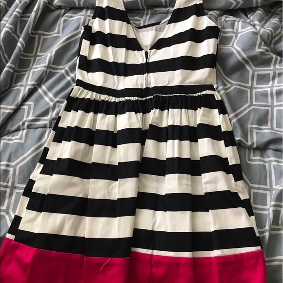 Cute striped dress for spring! - Picture 2 of 3