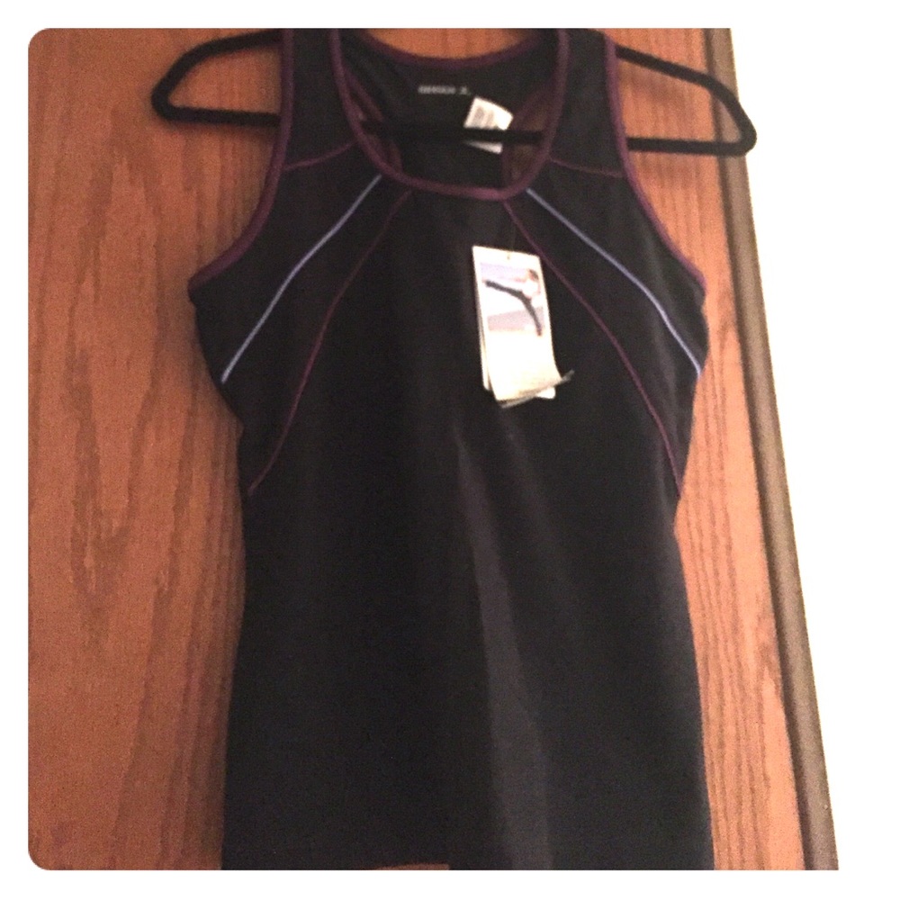 NWT Blk Danceskin Stretch fit top