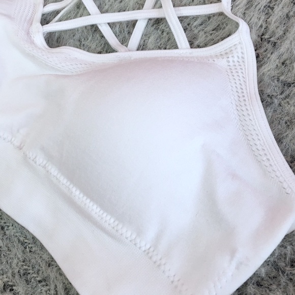 SOLD OUT š BRISTOL Seamless Bralette - Picture 6 of 7