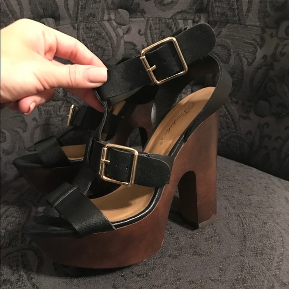 Black wedges - Picture 1 of 2