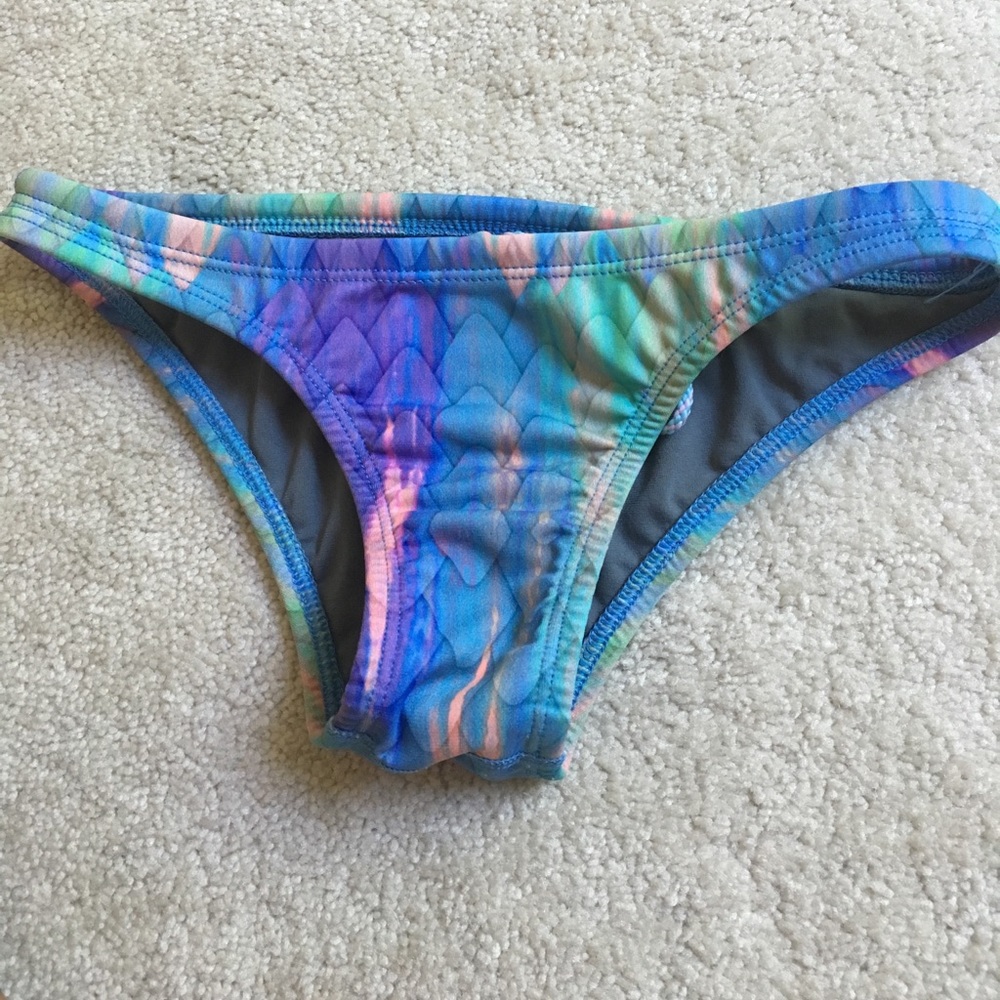 Jolyn reptile bottoms