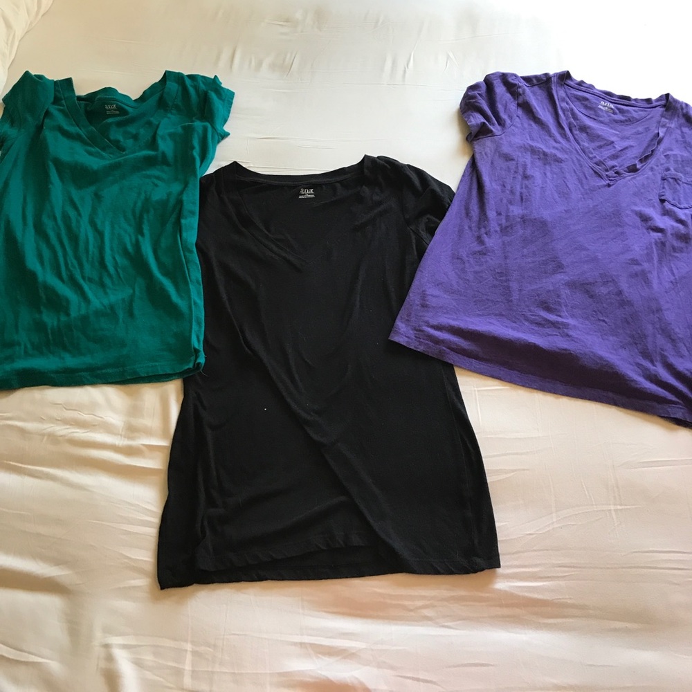 3 pack solid color v neck shirts